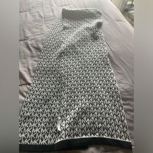 MICHAEL KORS SCARF